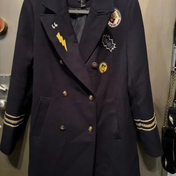 Vintage Inspired Military Coat with Patches - Picture 6 of 16